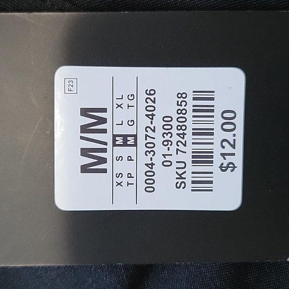 NWT Forever 21 - Sleek Black Crop Top with Spaghetti Straps - Picture 8 of 8